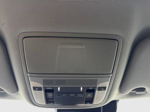 Used 2018 Acura TLX FWD image 31