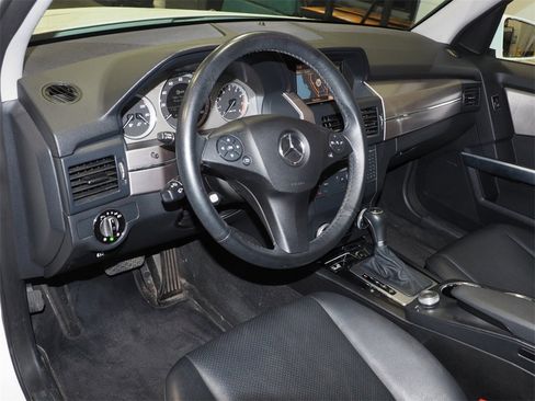 Used 2010 Mercedes-Benz GLK 350 4MATIC image 5