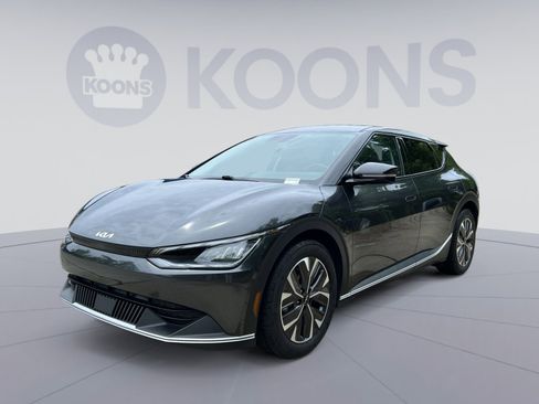 Used 2024 Kia EV6 Light AWD/4WD image 1