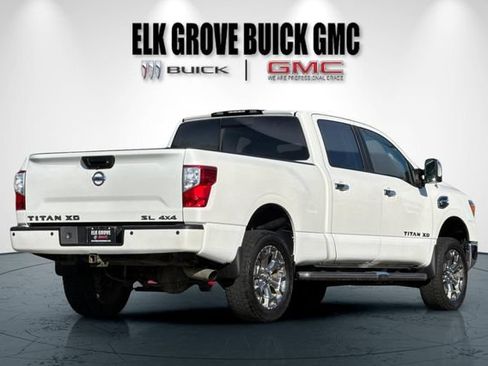Used 2018 Nissan Titan SL w/ Chrome Package AWD/4WD image 4