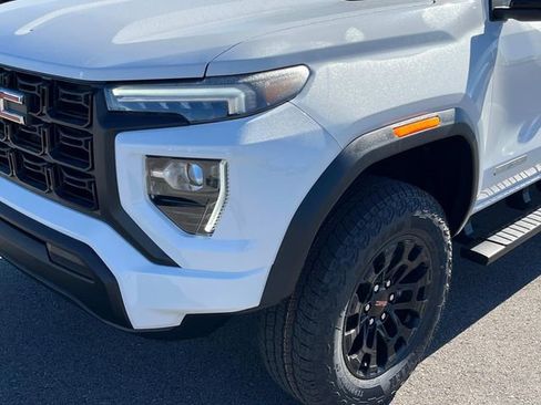 New 2026 GMC Canyon Elevation image 12