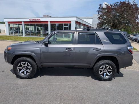 Used 2023 Toyota 4Runner TRD Off-Road Premium AWD/4WD image 2
