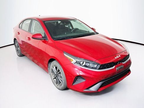 Used 2023 Kia Forte LXS FWD image 3