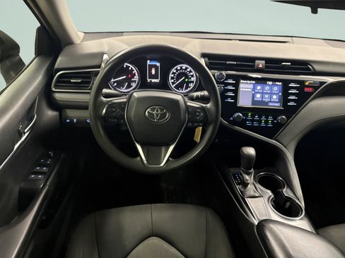 Used 2019 Toyota Camry LE FWD image 9
