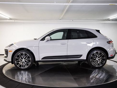 Certified 2023 Porsche Macan AWD/4WD image 2