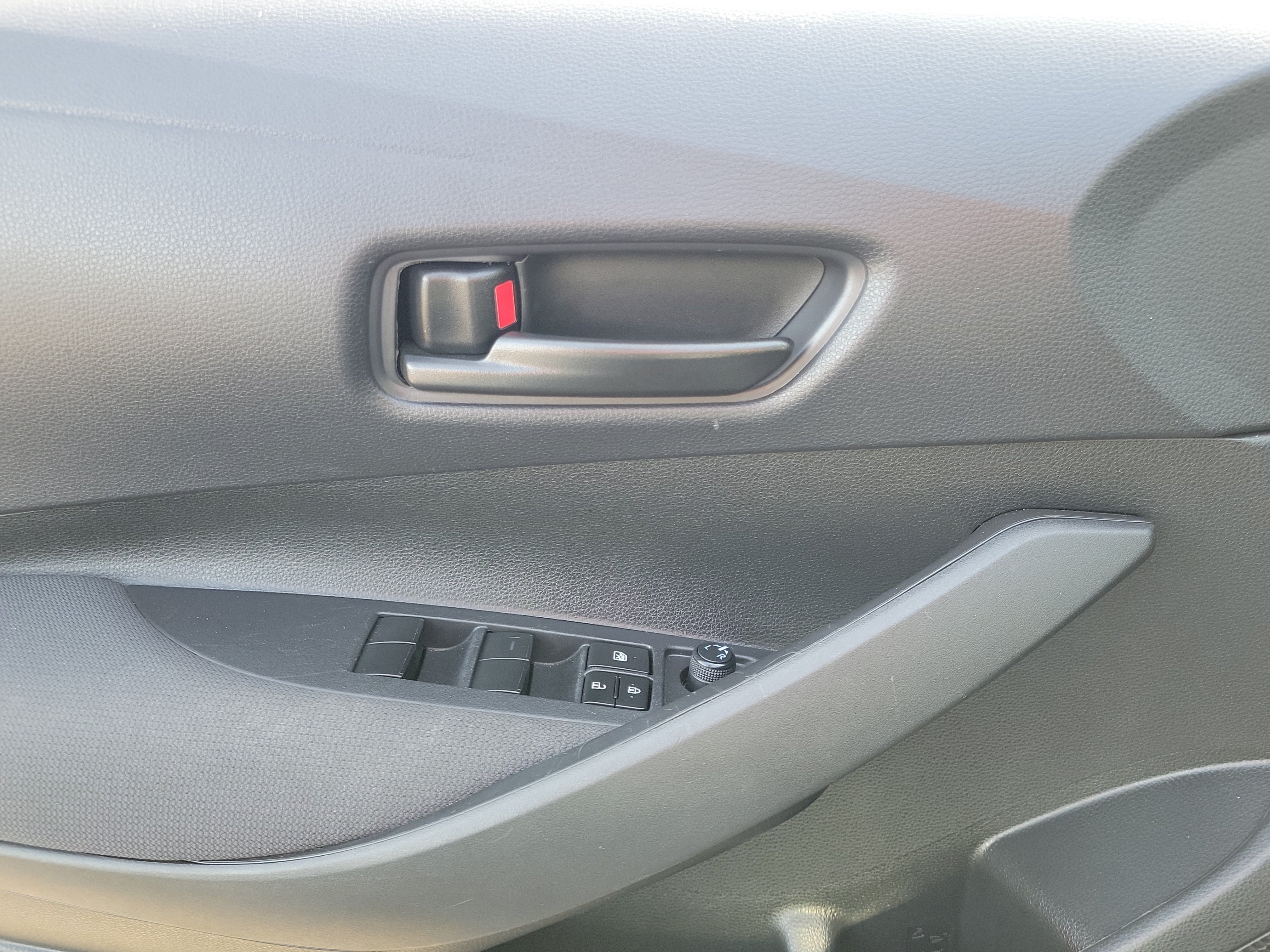 Used 2024 Toyota Corolla LE FWD image 17