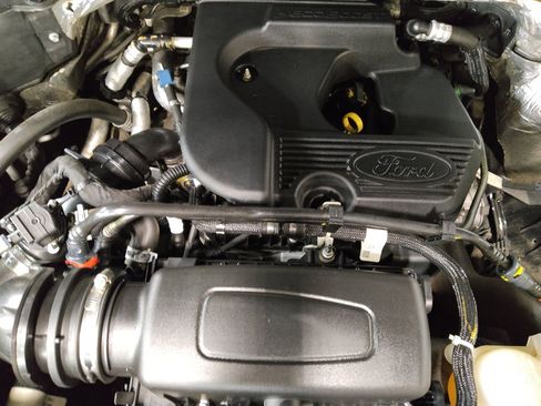 Used 2020 Ford Explorer XLT w/ Equipment Group 202A image 30