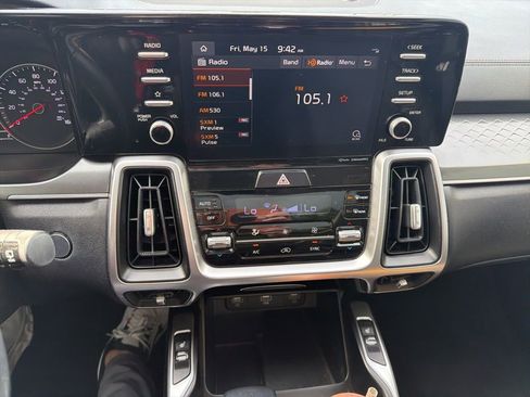 Used 2021 Kia Sorento S w/ Panoramic Sunroof Package FWD image 9