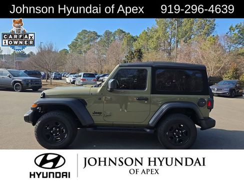 Used 2025 Jeep Wrangler Sport image 17