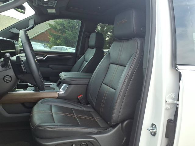 Used 2023 Chevrolet Silverado 1500 High Country AWD/4WD image 12