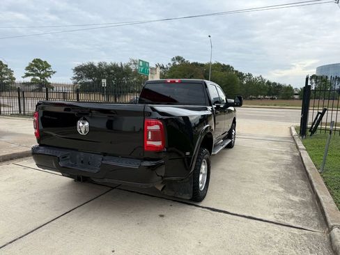 Used 2024 RAM 3500 Big Horn w/ Sport Appearance Package image 4