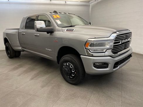 Certified 2024 RAM 3500 Laramie w/ Towing Technology Group AWD/4WD image 5