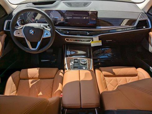 Used 2026 BMW X7 xDrive40i image 16