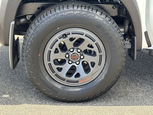 New 2026 Nissan Frontier PRO-4X w/ Pro-4x Convenience Package image 7