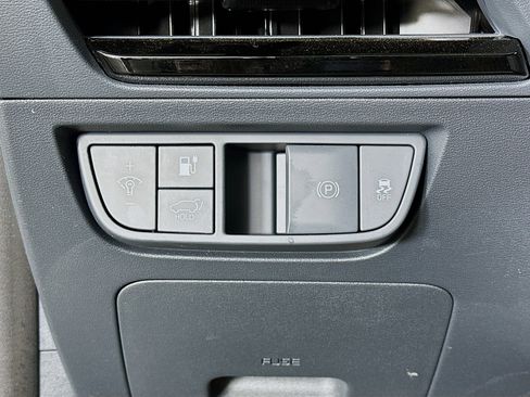 Used 2023 Kia EV6 Wind image 17