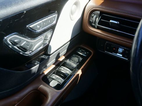 Used 2020 Lincoln Aviator Reserve w/ Equipment Group 201A image 14