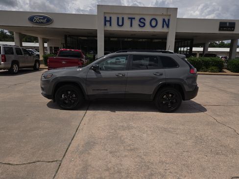 Used 2023 Jeep Cherokee Altitude Lux AWD/4WD image 1