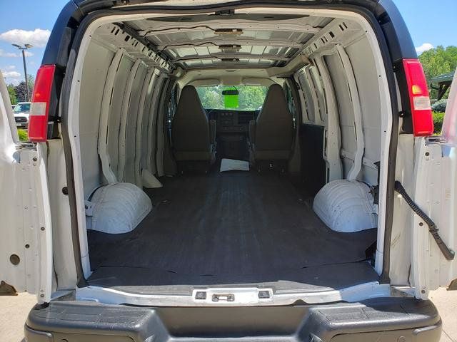 Used 2018 Chevrolet Express 2500 w/ Driver Convenience Package RWD image 5