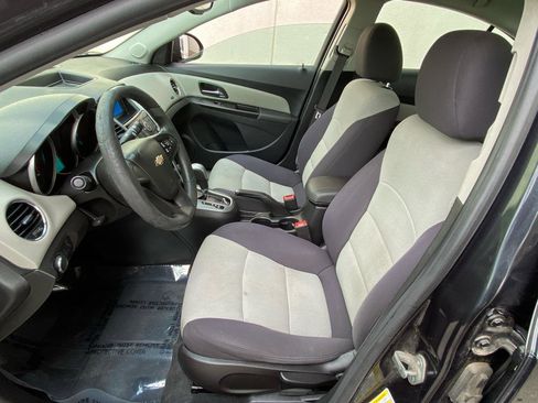 Used 2014 Chevrolet Cruze LS FWD image 19
