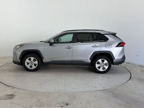 Used 2021 Toyota RAV4 XLE FWD image 2
