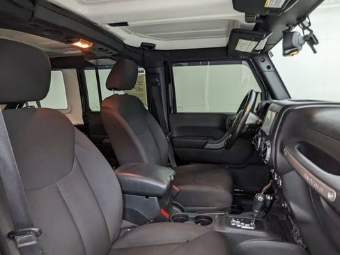 Used 2017 Jeep Wrangler Unlimited Sport image 34