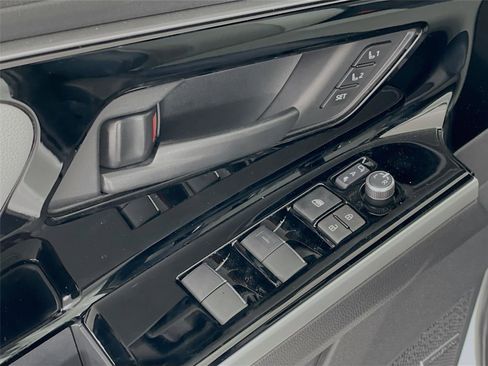 Used 2024 Subaru Solterra Limited w/ Limited Package image 22