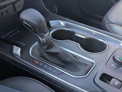 Used 2023 Chevrolet Traverse LT image 13