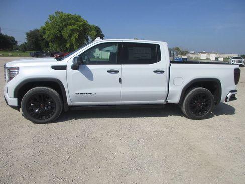 New 2026 GMC Sierra 1500 Denali w/ Denali Reserve Package AWD/4WD image 11
