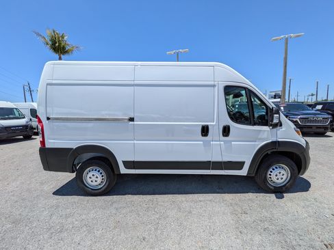 New 2026 RAM ProMaster 2500 w/ Convenience Group FWD image 4