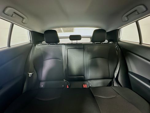 Used 2022 Toyota Prius L Eco image 30