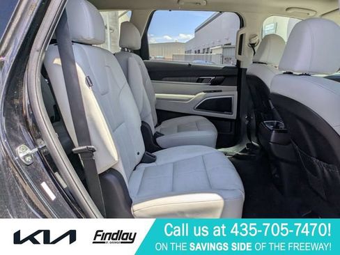 Certified 2023 Kia Telluride EX w/ EX Captain's Chair Package AWD/4WD image 32