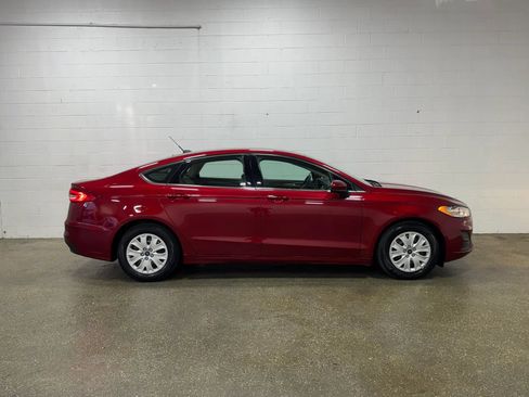 Used 2019 Ford Fusion S FWD image 2