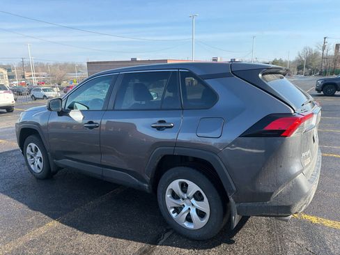 Used 2022 Toyota RAV4 LE image 6