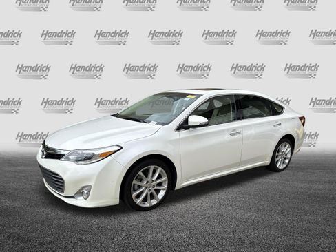 Used 2015 Toyota Avalon Limited FWD image 5