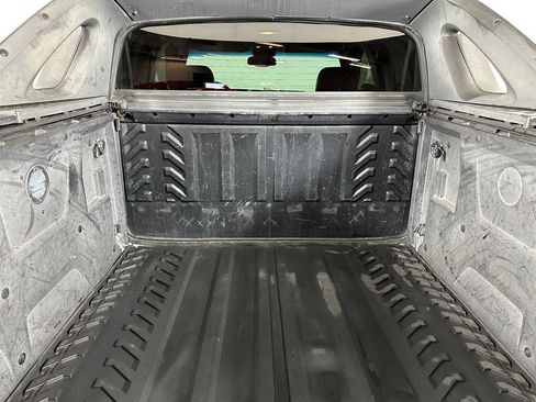 Used 2004 Chevrolet Avalanche 2500 w/ Preferred Equipment Group AWD/4WD image 24