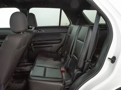Used 2017 Ford Explorer 4WD Police Interceptor w/ Ready For The Road Package image 9