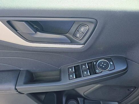 Used 2022 Ford Escape SE image 11