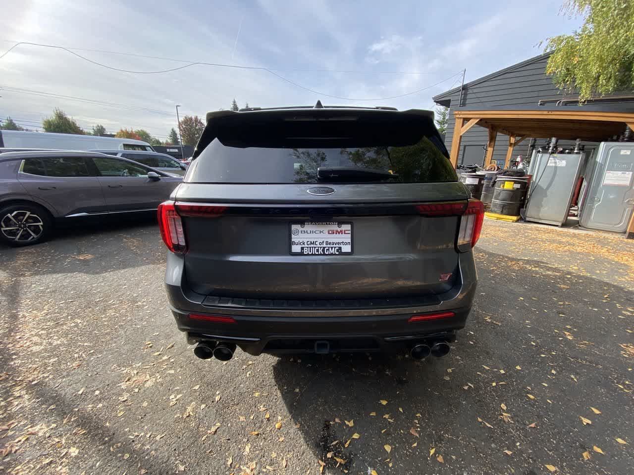 Used 2025 Ford Explorer ST w/ Sun And Sound Package AWD/4WD image 5