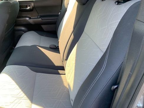 Used 2021 Toyota Tacoma TRD Sport w/ Technology Package AWD/4WD image 19
