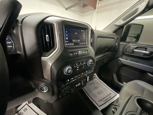 Used 2025 Chevrolet Silverado 2500 Custom w/ Custom Value Package image 17