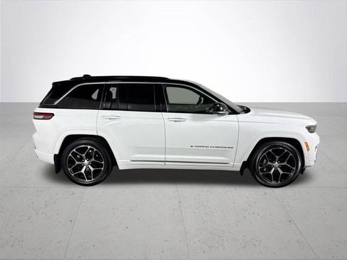 Certified 2025 Jeep Grand Cherokee Summit AWD/4WD image 6