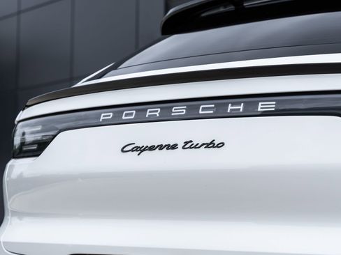 Certified 2023 Porsche Cayenne Turbo AWD/4WD image 15