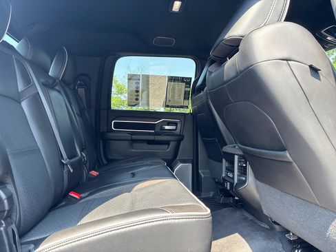 Used 2025 RAM 3500 Laramie AWD/4WD image 37