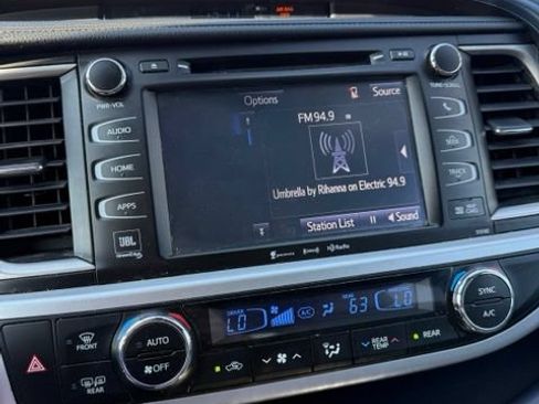 Used 2018 Toyota Highlander Limited Platinum AWD/4WD image 10