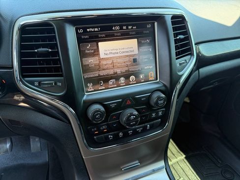 Used 2016 Jeep Grand Cherokee Laredo 75th Anniversary AWD/4WD image 18