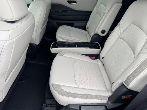New 2026 Nissan Pathfinder SL w/ SL Premium Package AWD/4WD image 15