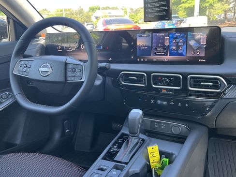 New 2026 Nissan Sentra SR FWD image 3