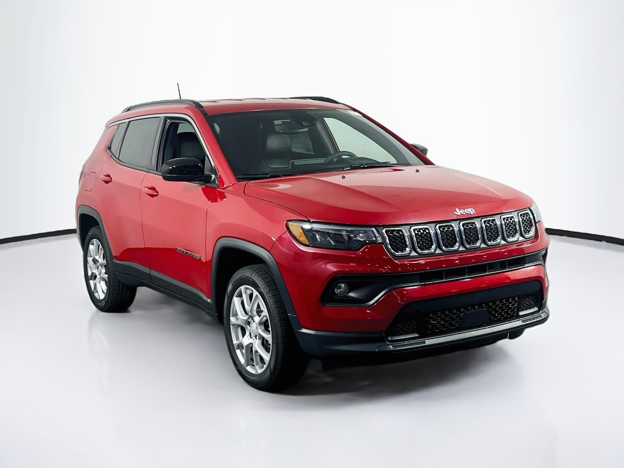 Used 2023 Jeep Compass Latitude AWD/4WD image 3