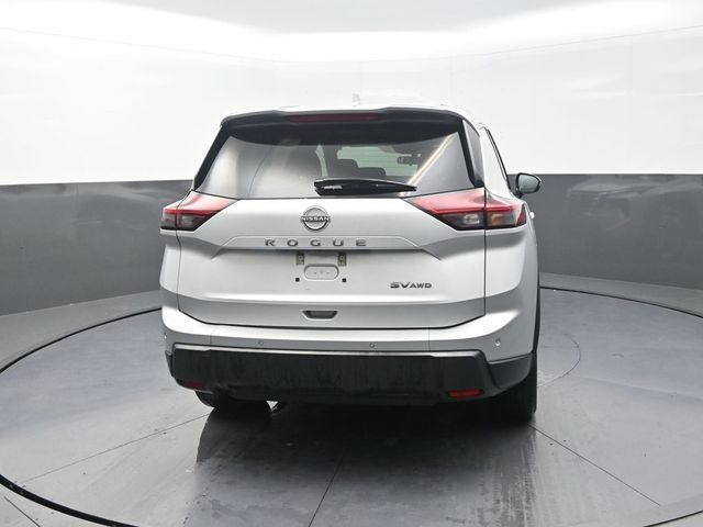 Used 2024 Nissan Rogue SV AWD/4WD image 7