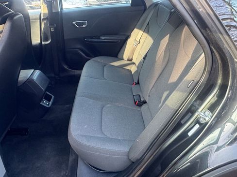Used 2025 Kia K4 LXS image 23